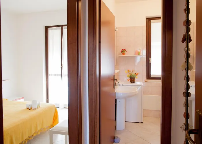 Free Parking & Wi-fi - 10 Min Dal Mare בית נופש